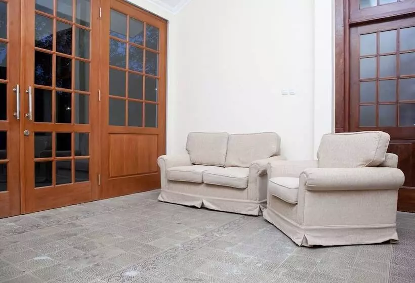 Majatalo Reddoorz Plus Near Pasundan University