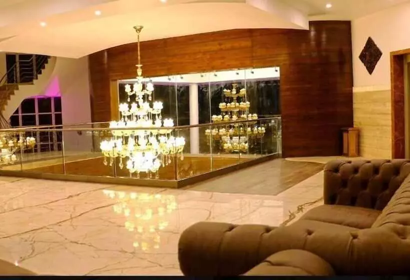 Tiaraa Hotels & Resorts