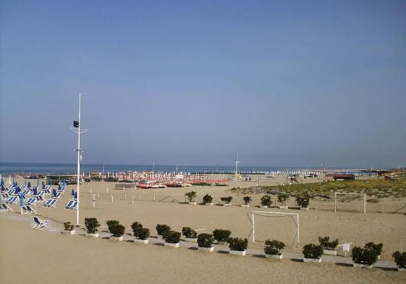 ホテル Hotiday Lodge Viareggio