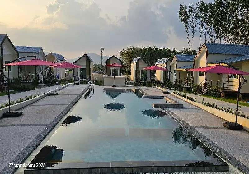 ホテル Nararin Family House
