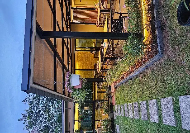 ホテル Nararin Family House