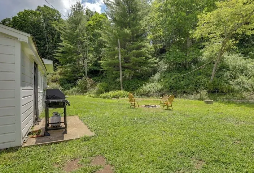 Blue Ridge Escape Near Hiking, Fishing, And Town