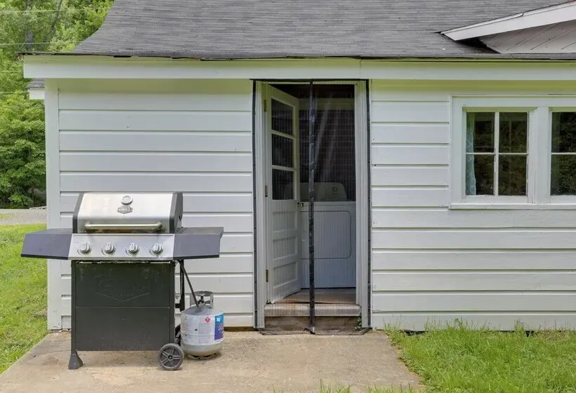 Blue Ridge Escape Near Hiking, Fishing, And Town