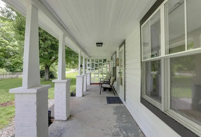 Blue Ridge Escape Near Hiking, Fishing, And Town