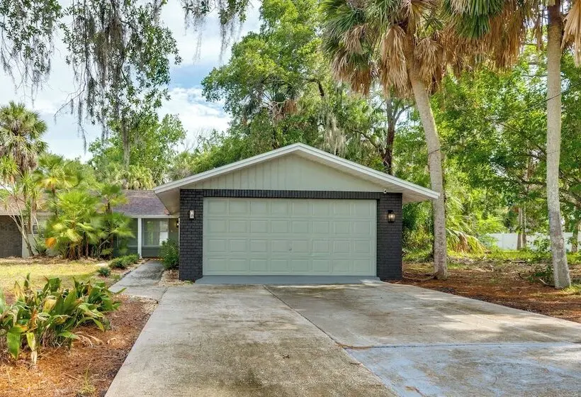Home W/ Game Room Near Downtown New Port Richey