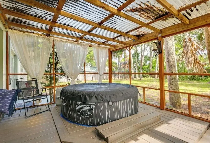 Home W/ Game Room Near Downtown New Port Richey
