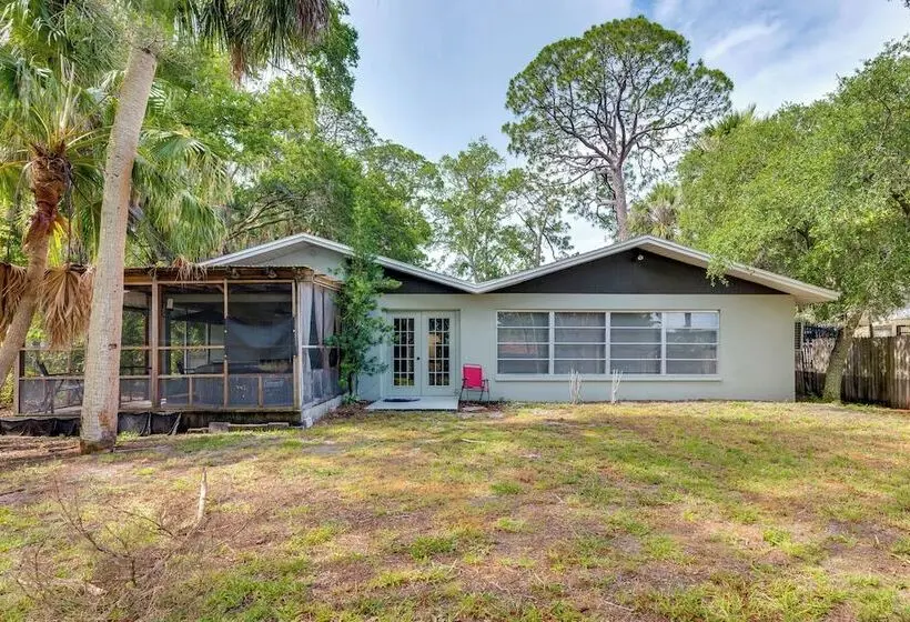 Home W/ Game Room Near Downtown New Port Richey