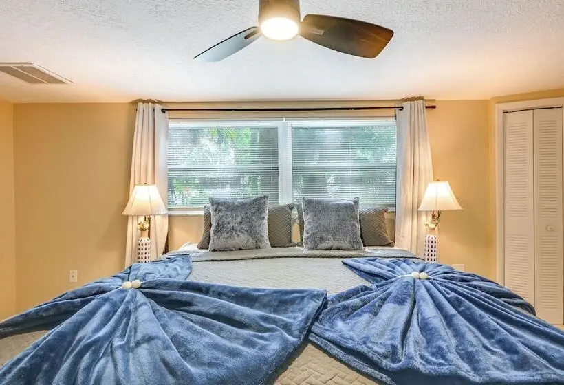 Home W/ Game Room Near Downtown New Port Richey