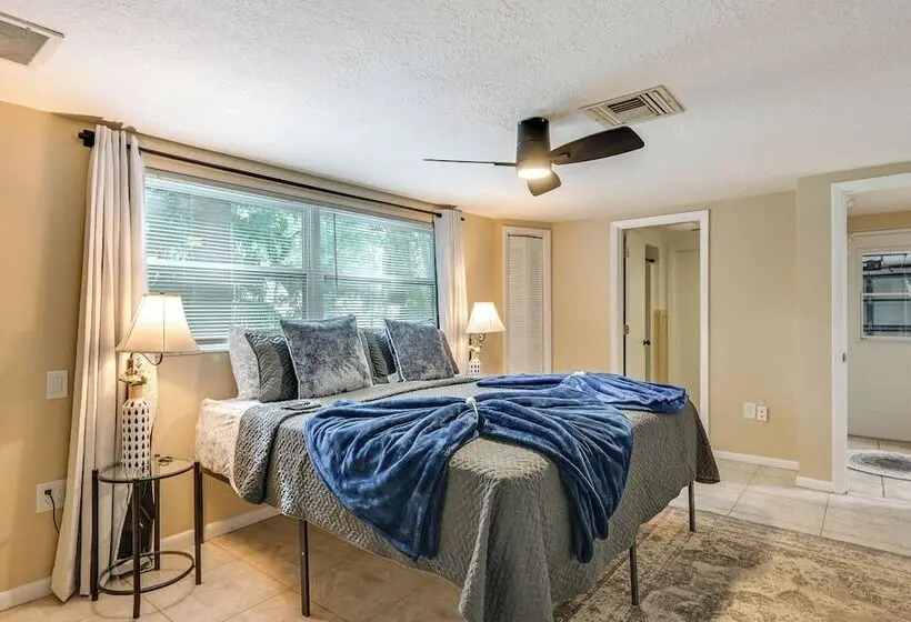 Home W/ Game Room Near Downtown New Port Richey