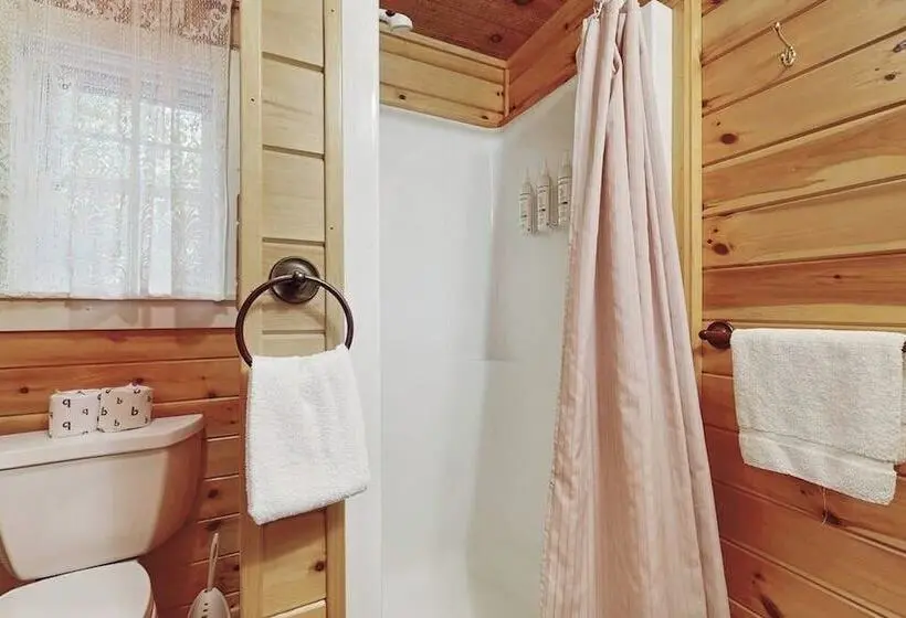 Lakefront Cottage With Full Kitchen, Firepit, Gas Grill, Wifi, A/c