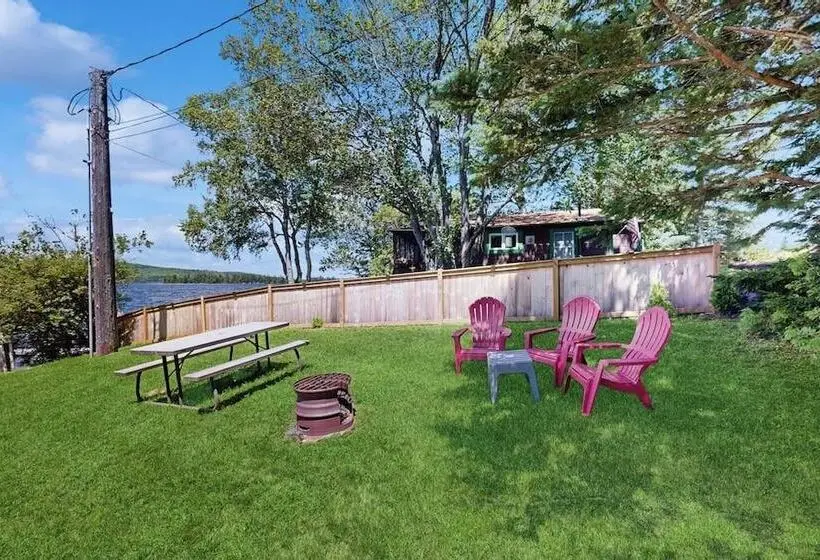 Lakefront Cottage With Full Kitchen, Firepit, Gas Grill, Wifi, A/c