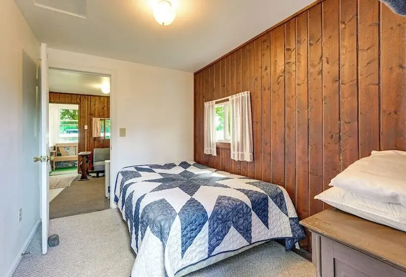 Swim, Boat, Fish On Site: Quaint Bass Lake Cabin!