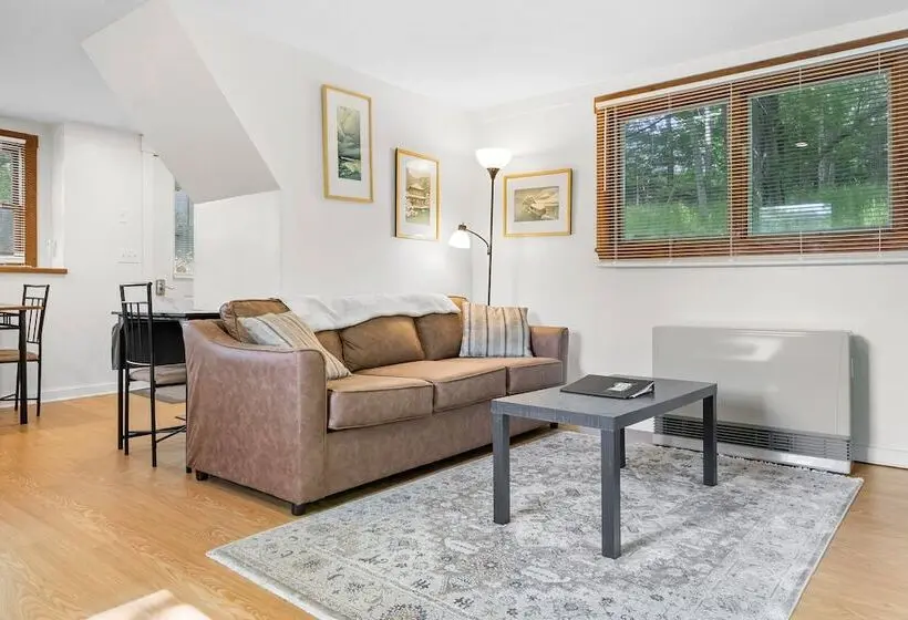 Two Level Unit W/ Patio, Deck, Firepit, Private Washer/ Dryer, And Free Wifi