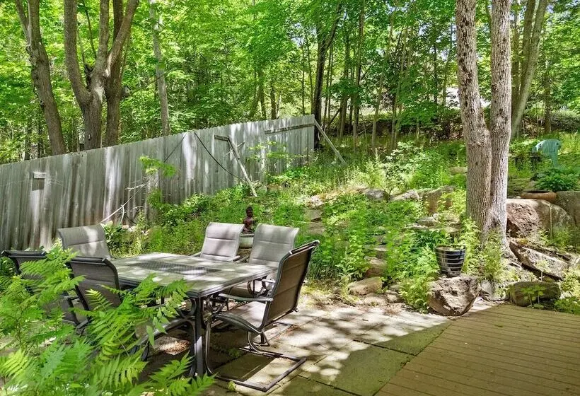 Two Level Unit W/ Patio, Deck, Firepit, Private Washer/ Dryer, And Free Wifi