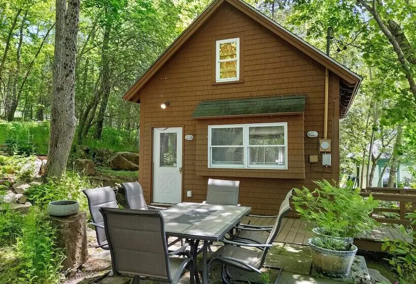 Two Level Unit W/ Patio, Deck, Firepit, Private Washer/ Dryer, And Free Wifi
