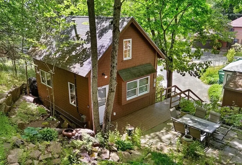 Two Level Unit W/ Patio, Deck, Firepit, Private Washer/ Dryer, And Free Wifi