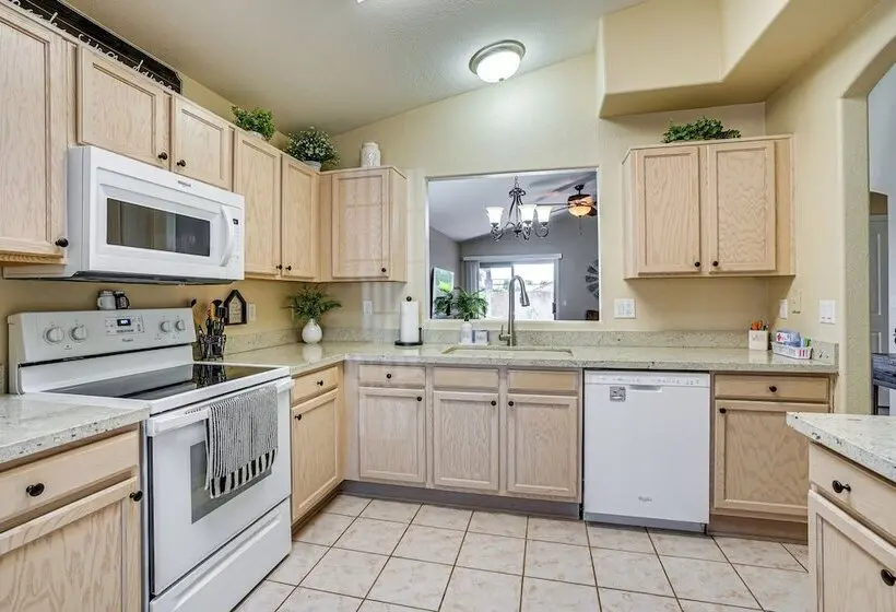 2 Mi To Surprise Stadium! Dog Friendly Home, Pool