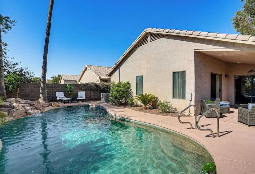 2 Mi To Surprise Stadium! Dog Friendly Home, Pool