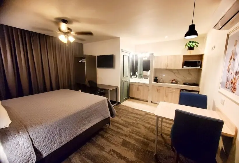 Barrio Inn Padre Mier Hostal & Suites