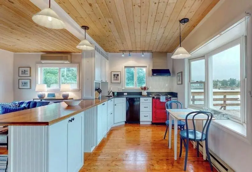 Bayfront Cottage On Mill Cove W/ Private Dock & Furnished Deck Walk Downtown