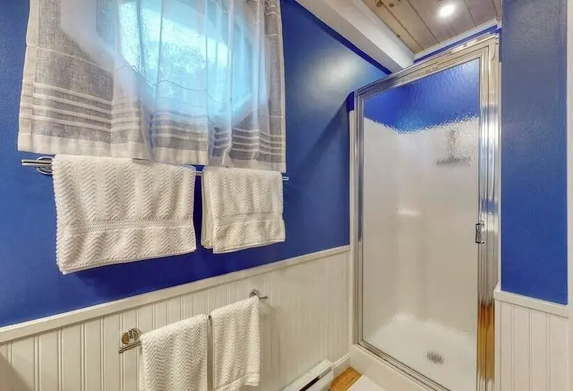 Bayfront Cottage On Mill Cove W/ Private Dock & Furnished Deck Walk Downtown