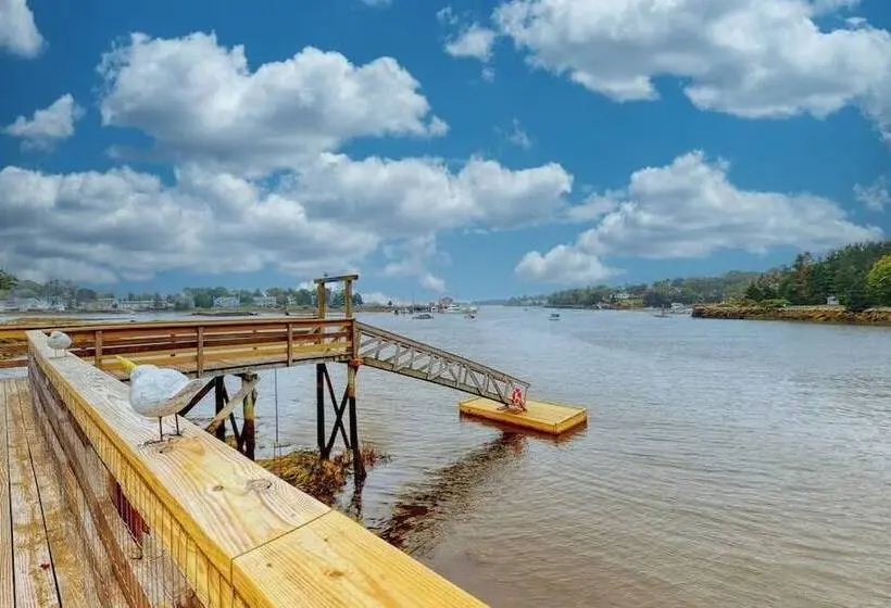 Bayfront Cottage On Mill Cove W/ Private Dock & Furnished Deck Walk Downtown
