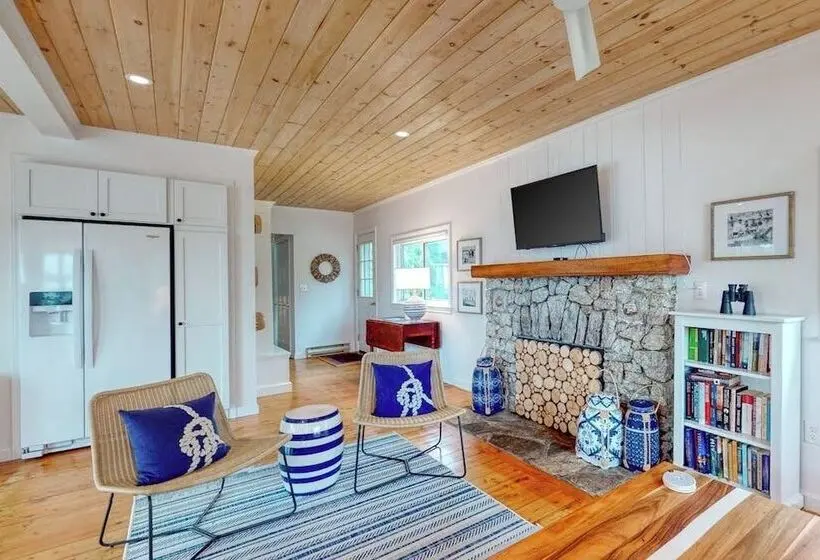 Bayfront Cottage On Mill Cove W/ Private Dock & Furnished Deck Walk Downtown