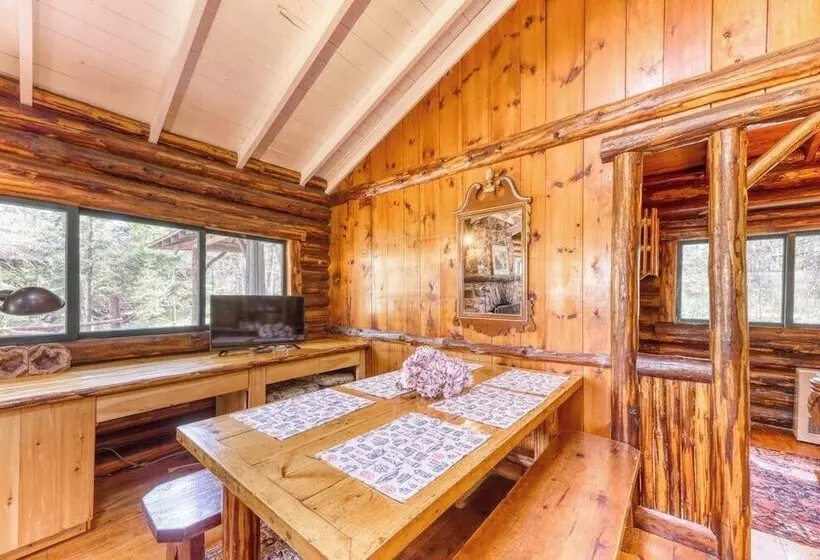 Dreamy Wooded Cabin W/ Spacious Deck, Free Wifi, Secluded Location & More