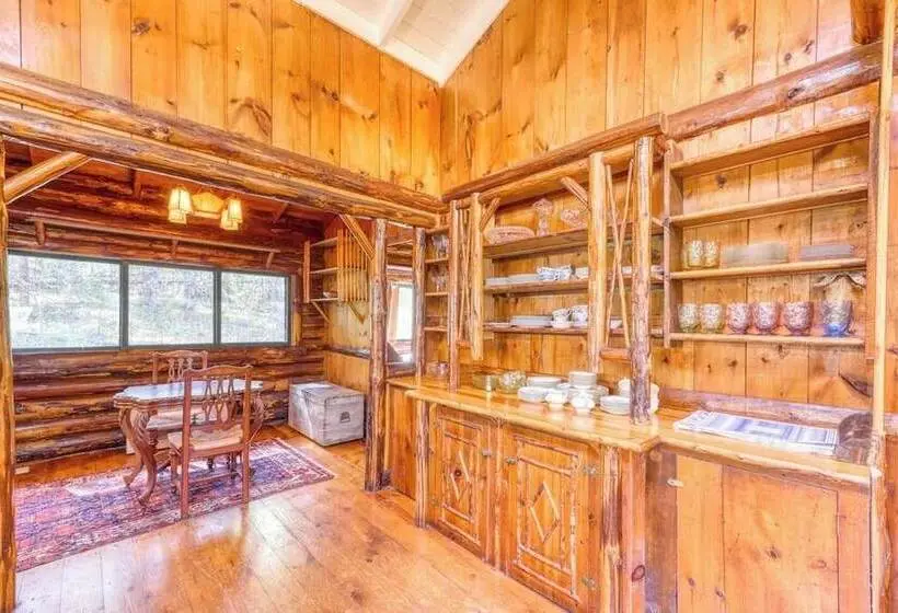 Dreamy Wooded Cabin W/ Spacious Deck, Free Wifi, Secluded Location & More