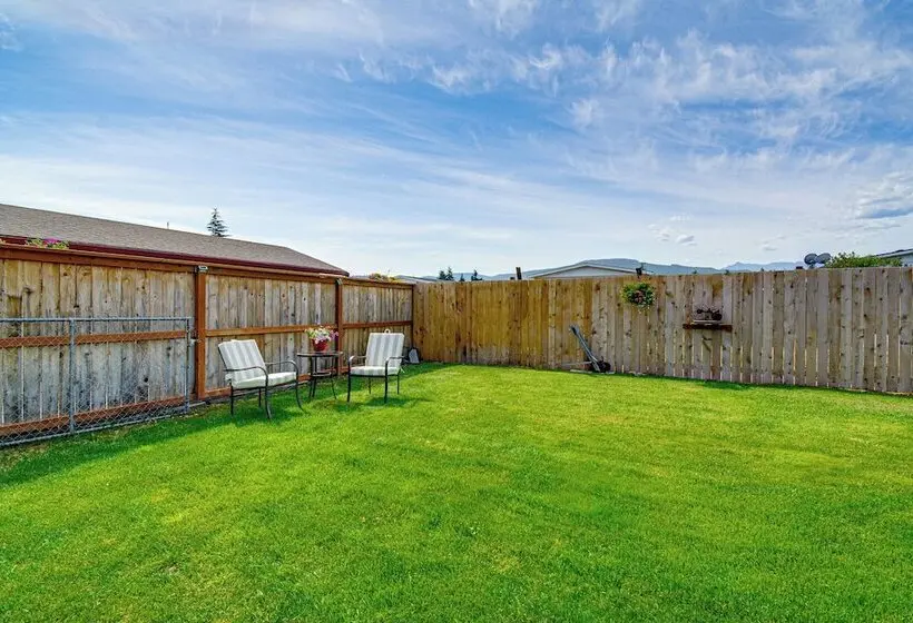 Sunny Sequim Getaway: Walk To Downtown Shops!