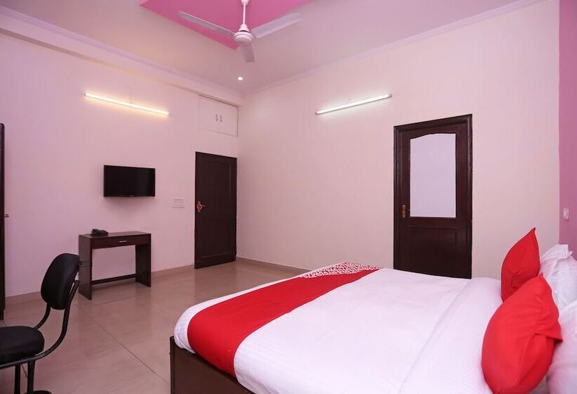 Hotel Oyo 14791 Homeystay Comfort
