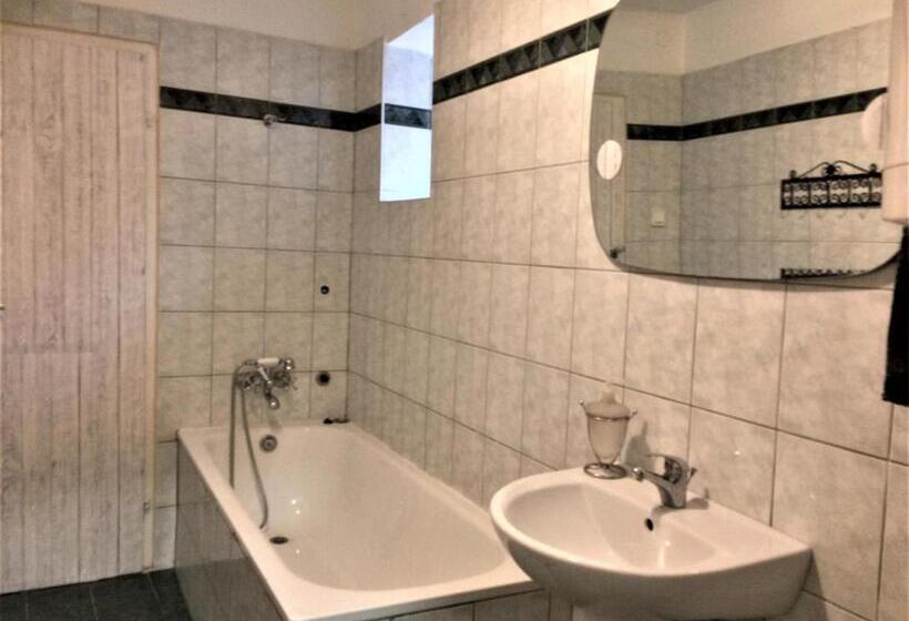 膳宿费 Eszterhazy Guesthouse