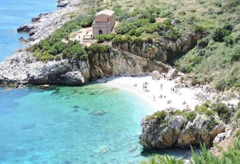 تختخواب و صبحانه L'isola Del Sole