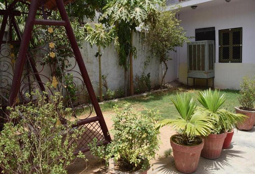 Pensão Abhay Villas Guest House