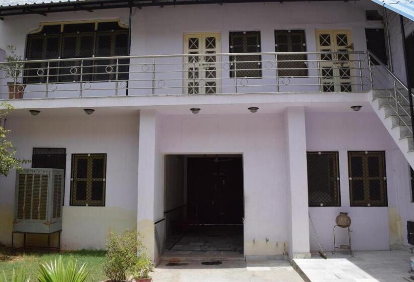 Pensão Abhay Villas Guest House