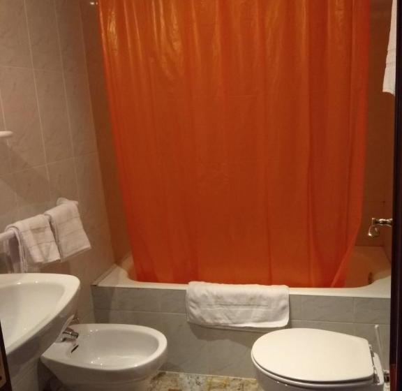 فندق صغير Hostal Restaurante El Cazador