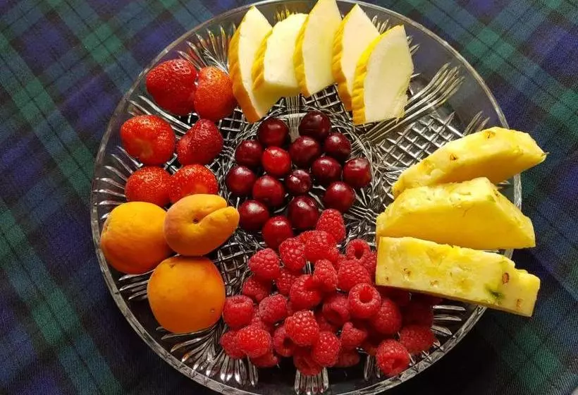 تختخواب و صبحانه Aitefuirich