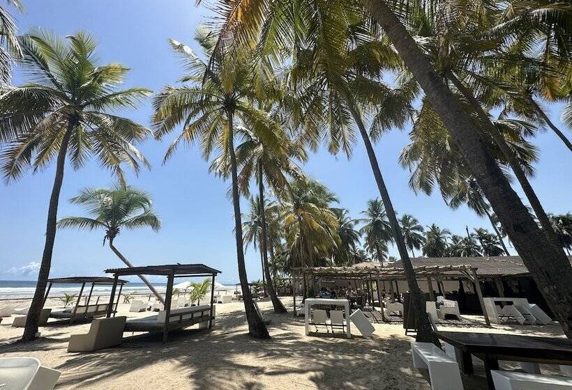 هتل Coucoue Lodge