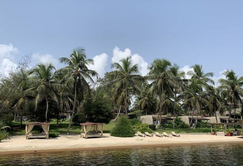 هتل Coucoue Lodge