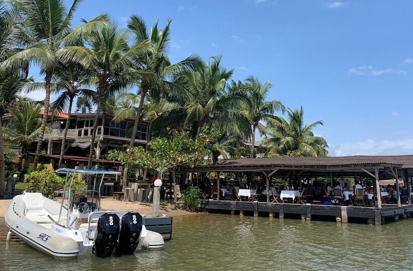 هتل Coucoue Lodge