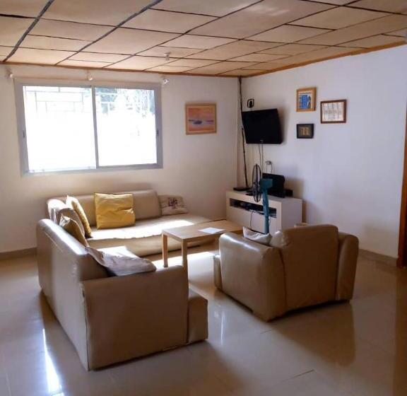 펜션 Airport Lodge Lungi