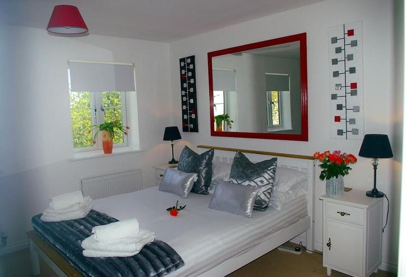 پانسیون Ladysmith House Full House