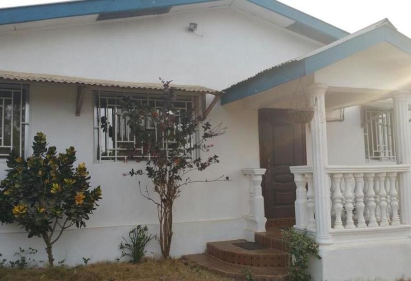 펜션 Airport Lodge Lungi