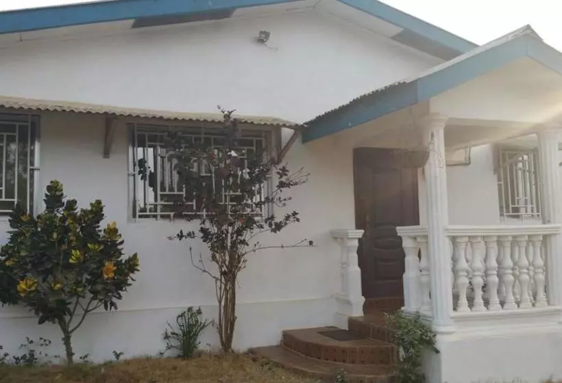 Majatalo Airport Lodge Lungi