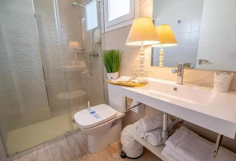 پانسیون Petit Malaga Congress