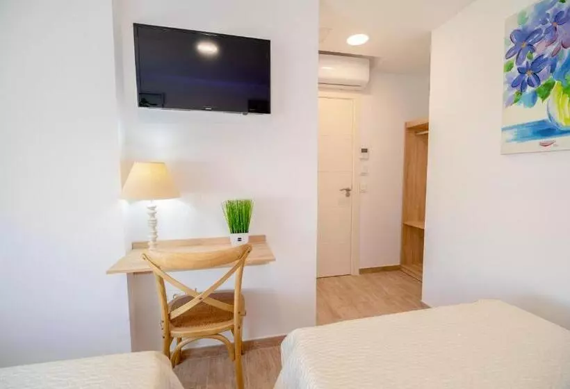 پانسیون Petit Malaga Congress