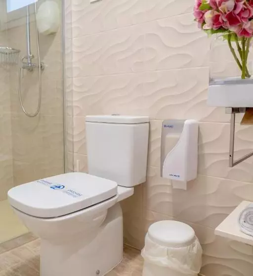 پانسیون Petit Malaga Congress