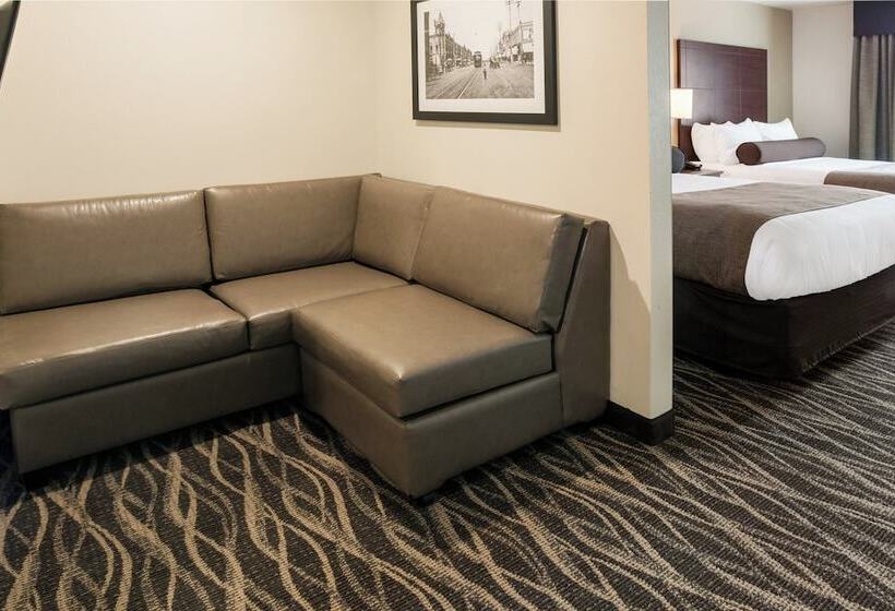 Cobblestone Hotel & Suites Appleton International Airport