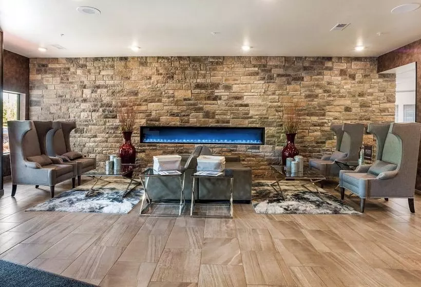 Cobblestone Hotel & Suites Appleton International Airport