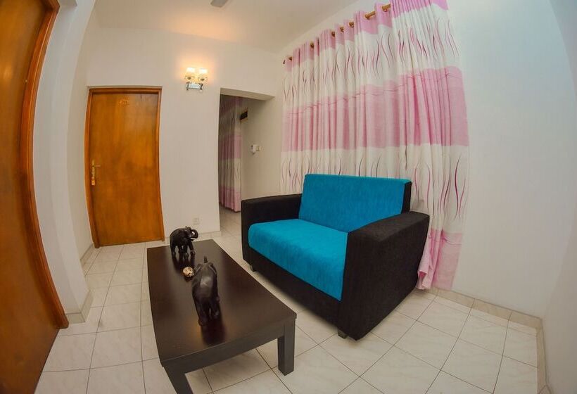 Отель Asian Grand